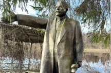 Rusiyada Leninin abidəsi satışa çıxarılıb - FOTO