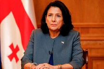 Gürcüstan prezidenti ölkəni bürüyən aksiyalara münasibət bildirdi