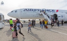 Fransa təyyarəsində tüstülənmə: Bakı hava limanına qəza enişi etdi - FOTO